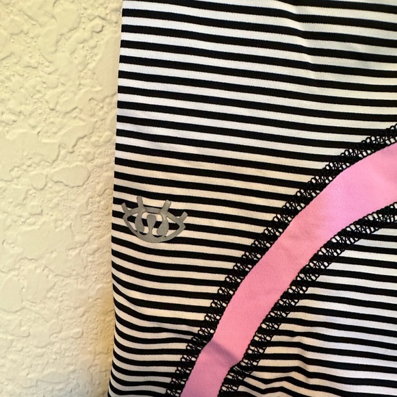 Rare - lululemon SeaWheeze striped capri leggings with pink details. Size 6. - Picture 2 of 5